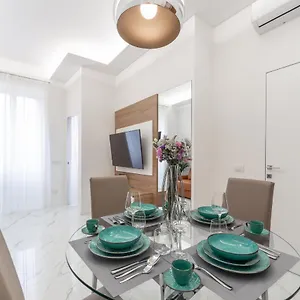 Apartment Downtown Italien